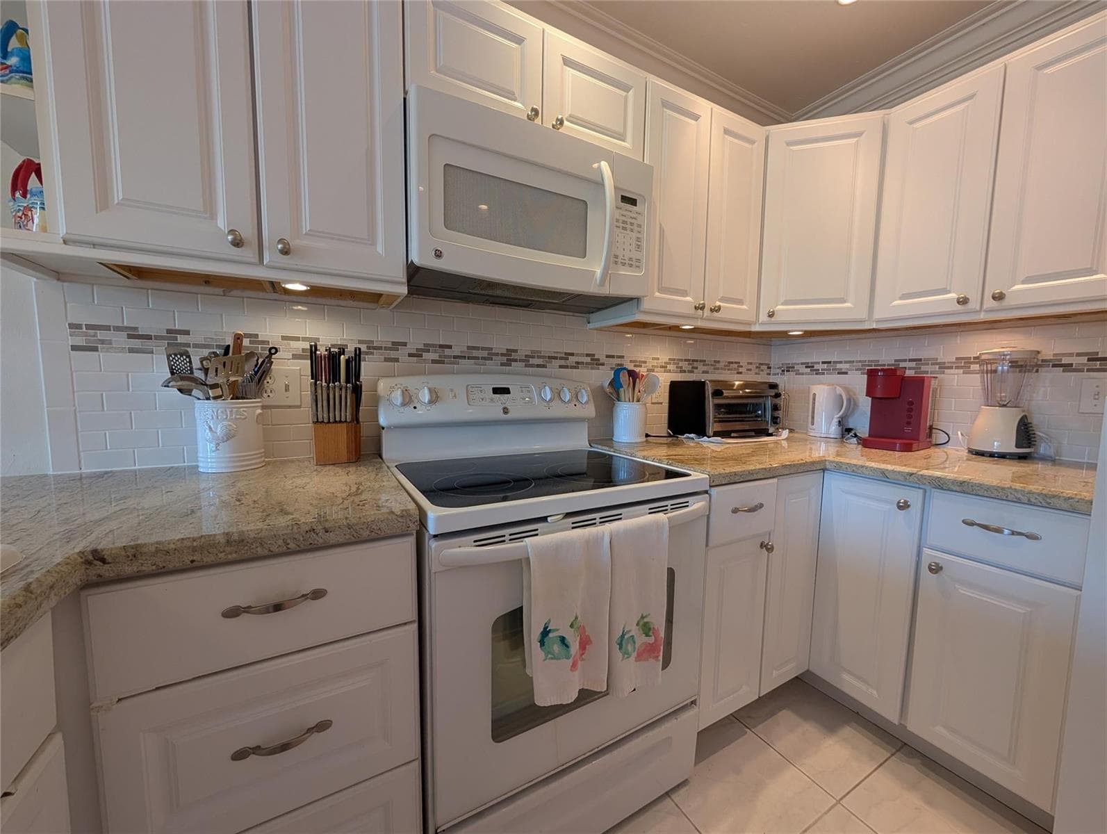 2808 NE 33rd Court 101 photo 6