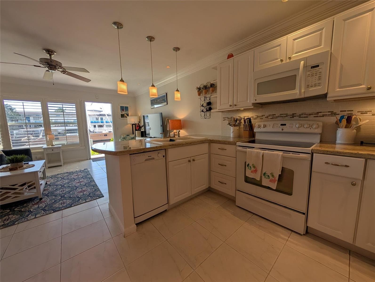 2808 NE 33rd Court 101 photo 16