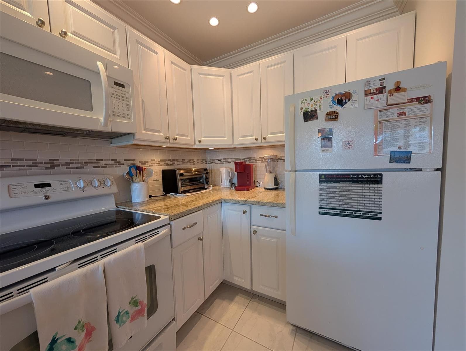 2808 NE 33rd Court 101 photo 22