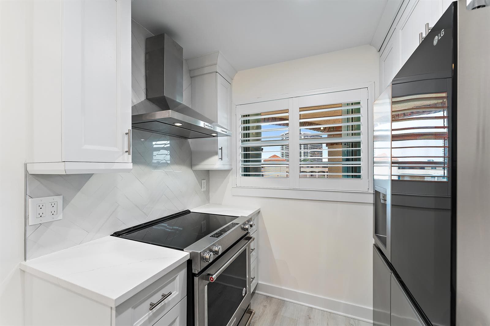 29 Yacht Club Drive 407 photo 12