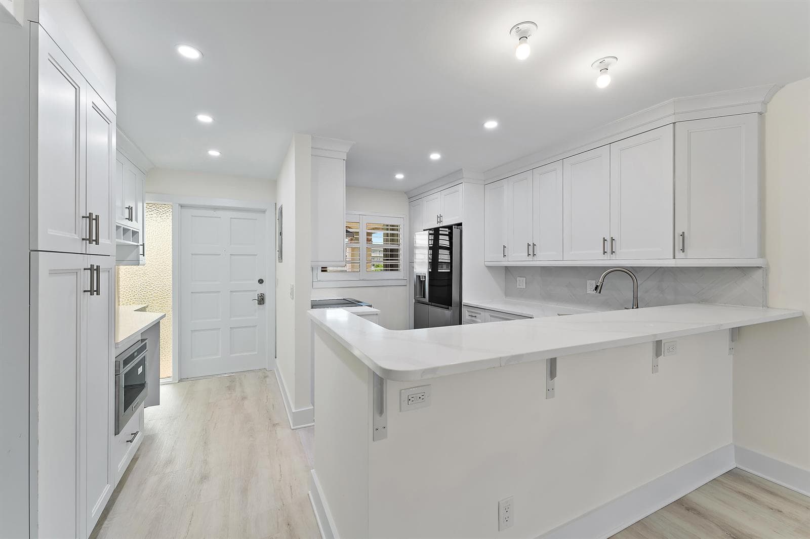 29 Yacht Club Drive 407 photo 9