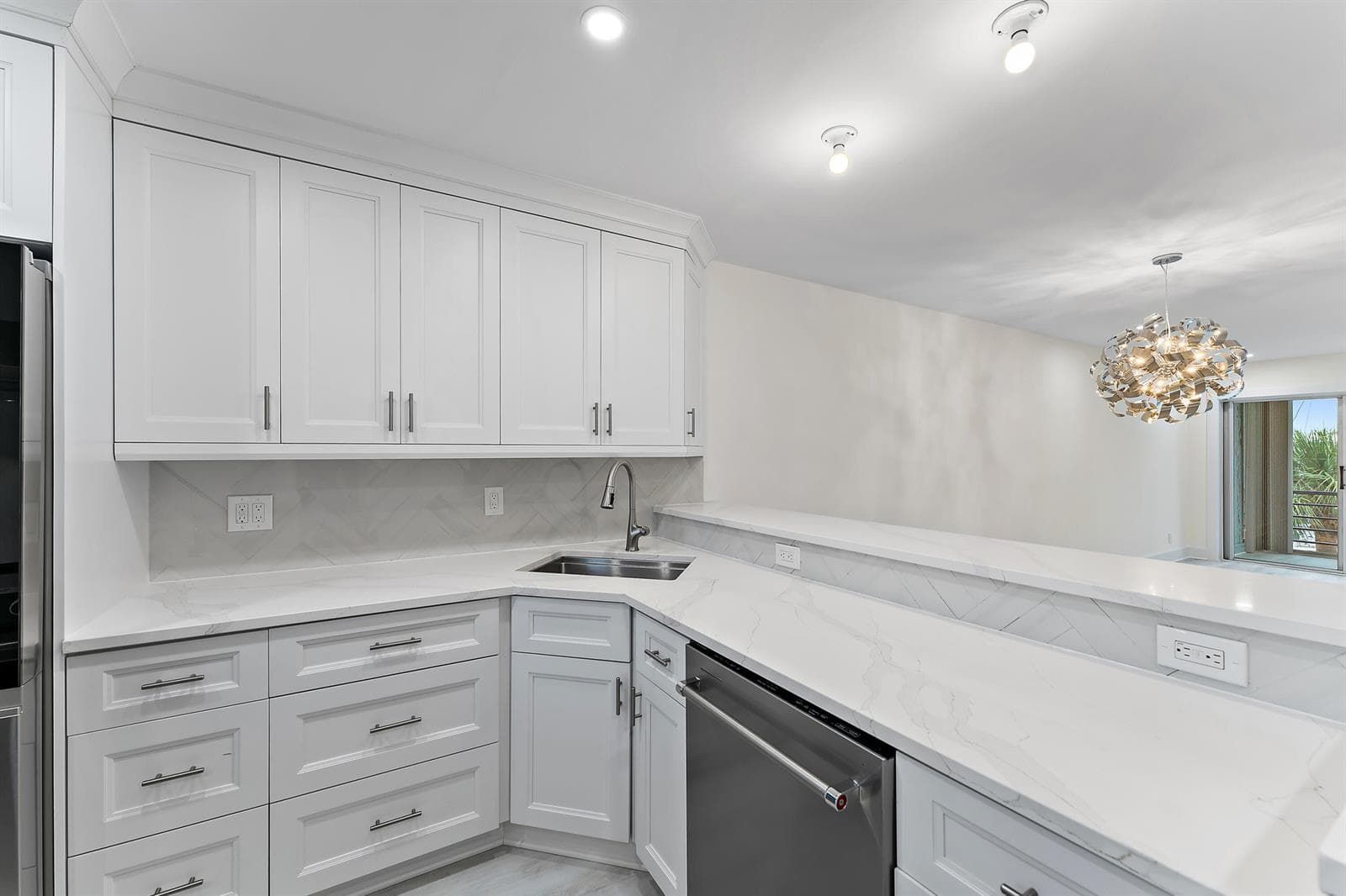29 Yacht Club Drive 407 photo 10