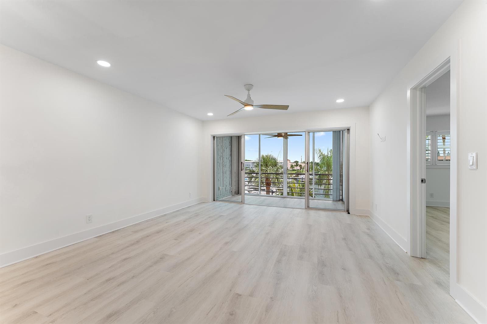 29 Yacht Club Drive 407 photo 18
