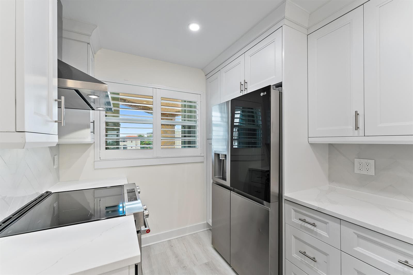 29 Yacht Club Drive 407 photo 11