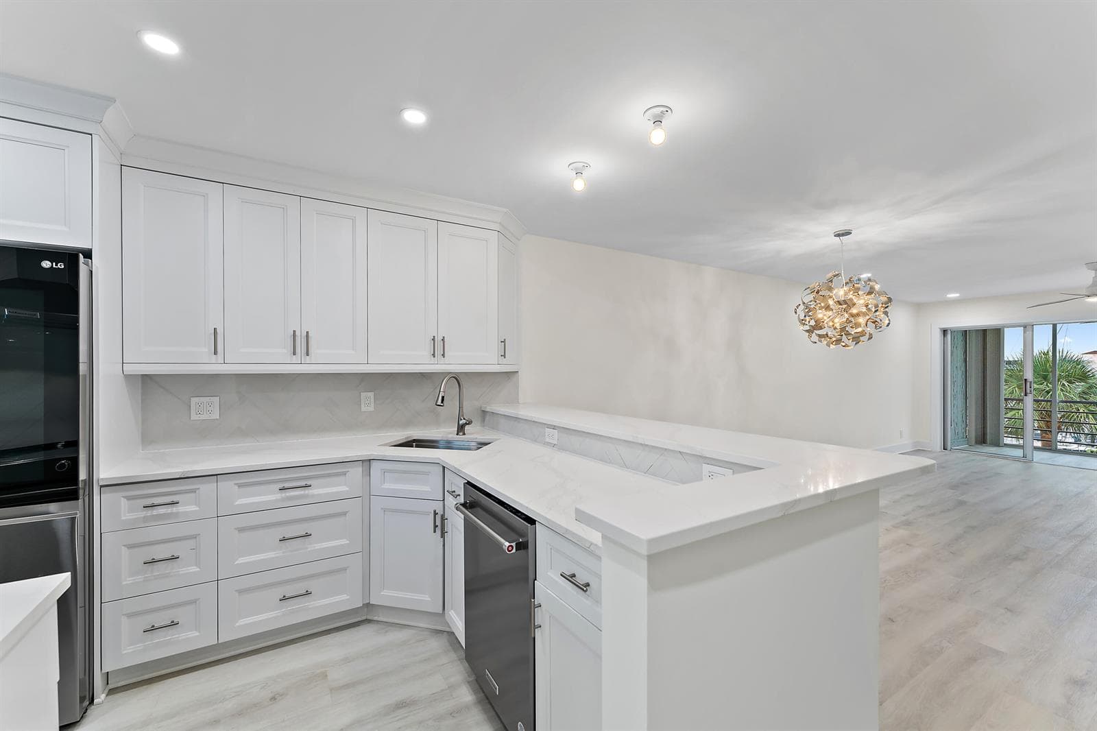 29 Yacht Club Drive 407 photo 8