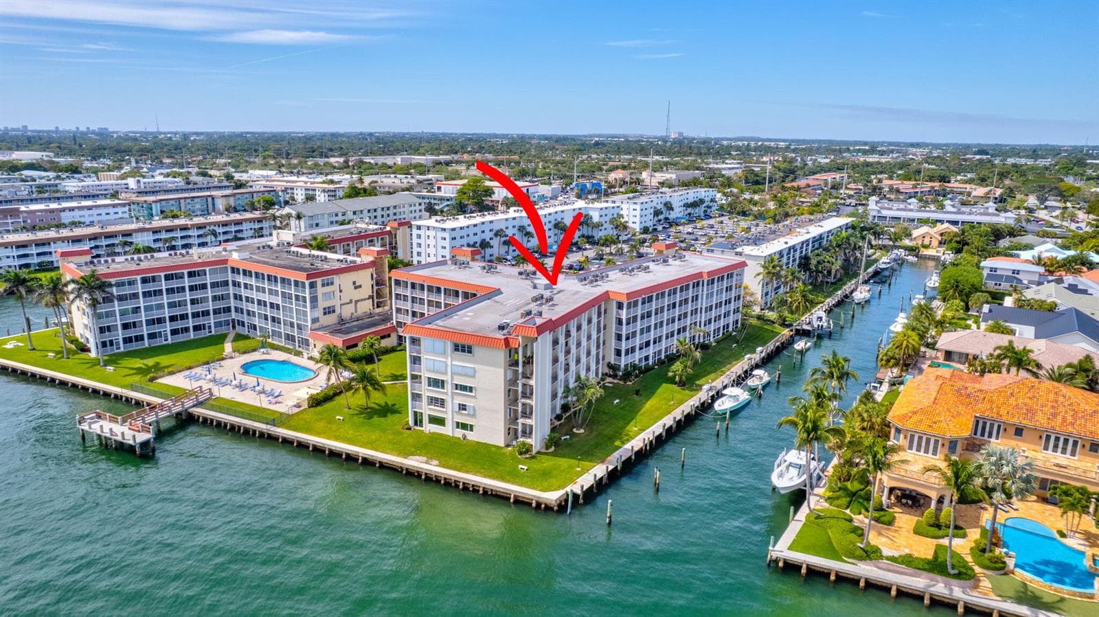 105 Paradise Harbour Boulevard 109 photo 1