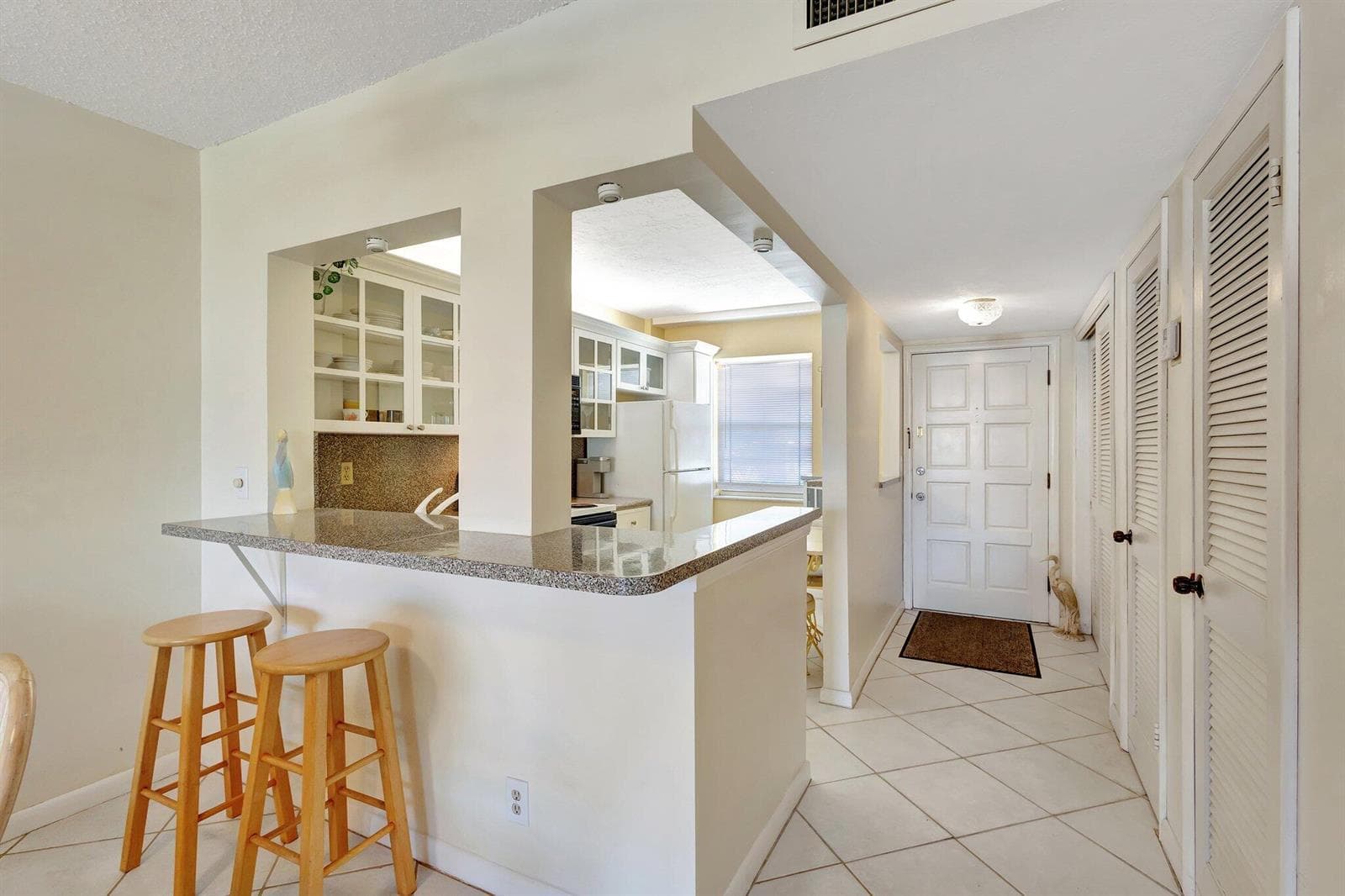 105 Paradise Harbour Boulevard 109 photo 4