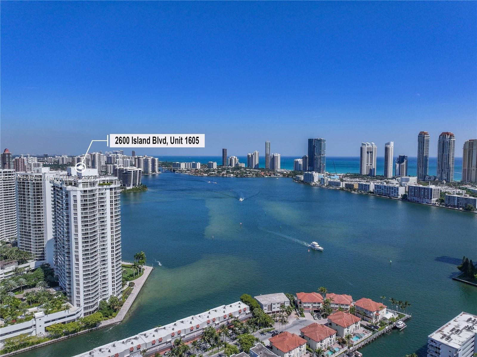 2600 Island Blvd 1605 photo 18