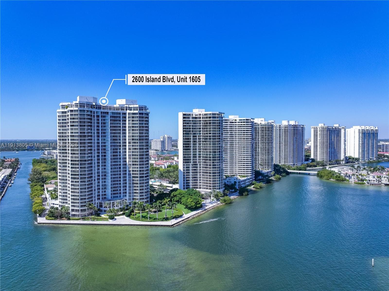 2600 Island Blvd 1605 photo 19