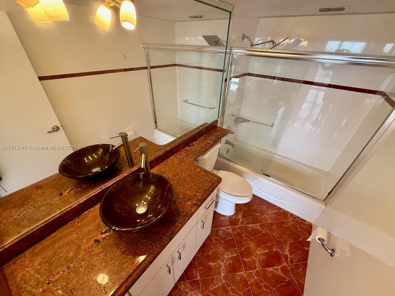 900 Bay Dr 419 photo 16