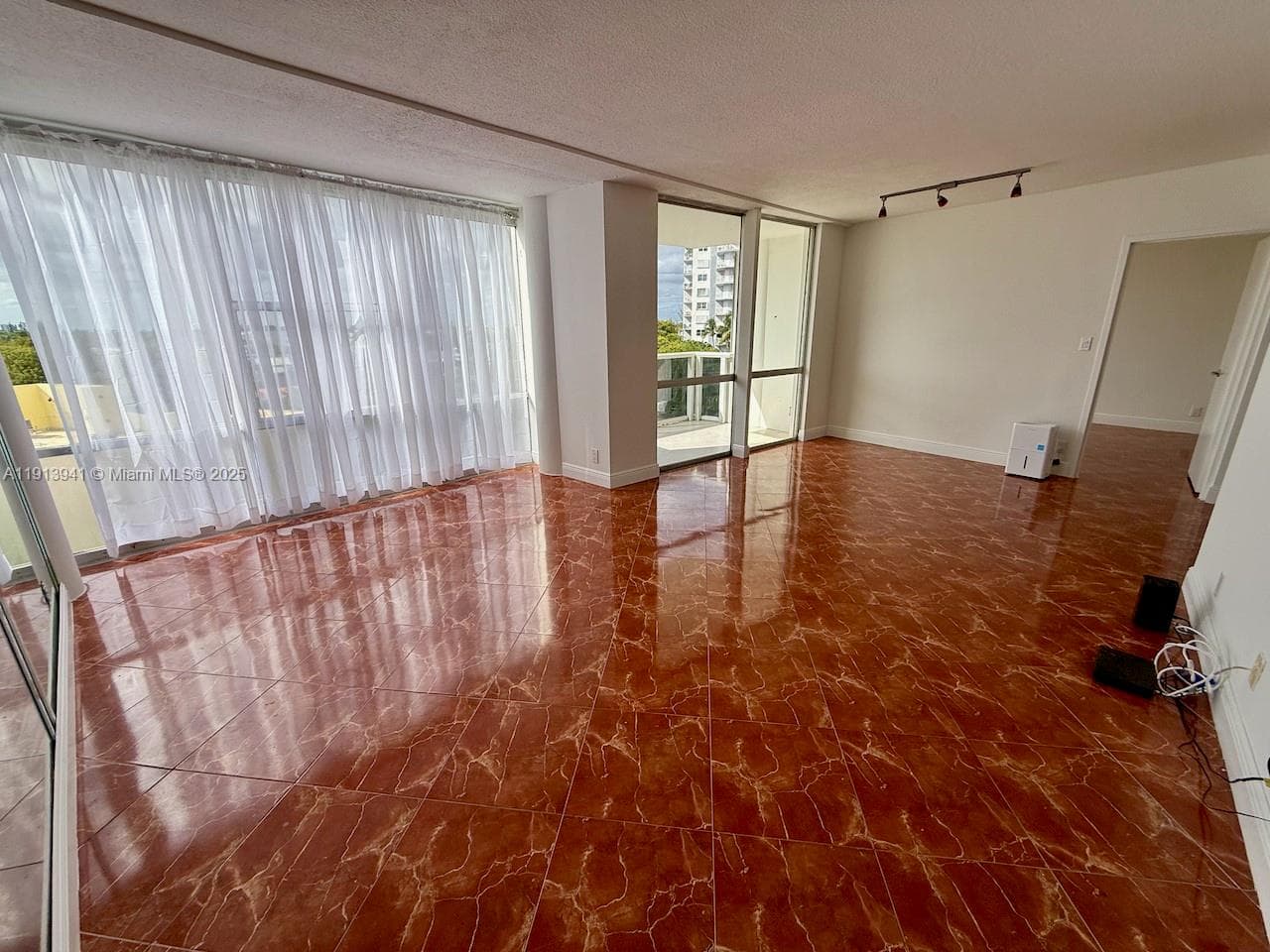 900 Bay Dr 419 photo 7