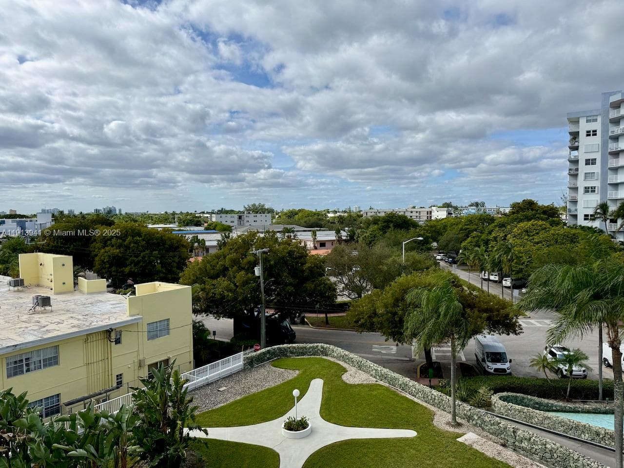 900 Bay Dr 419 photo 24