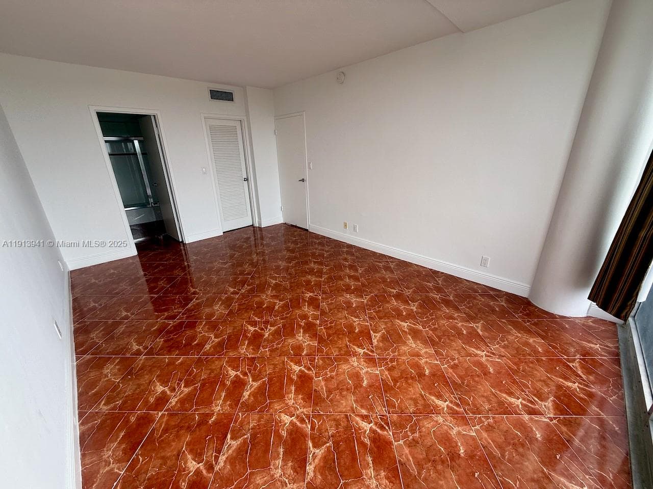 900 Bay Dr 419 photo 14