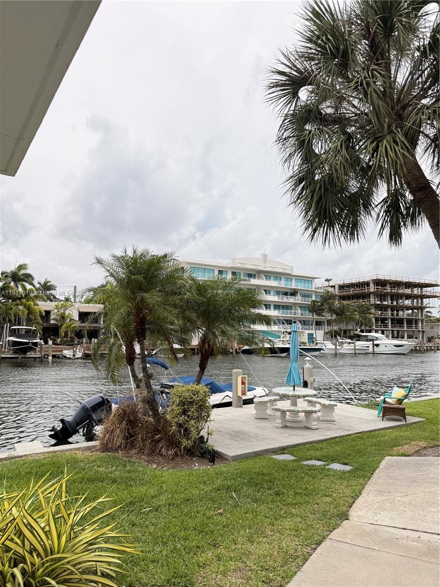 180 Isle Of Venice Dr 100 photo 1