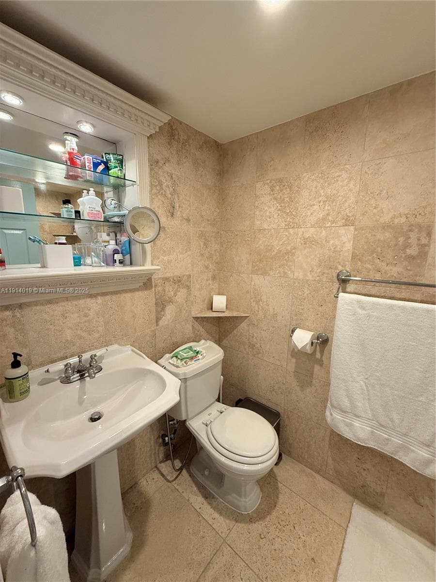 180 Isle Of Venice Dr 100 photo 14