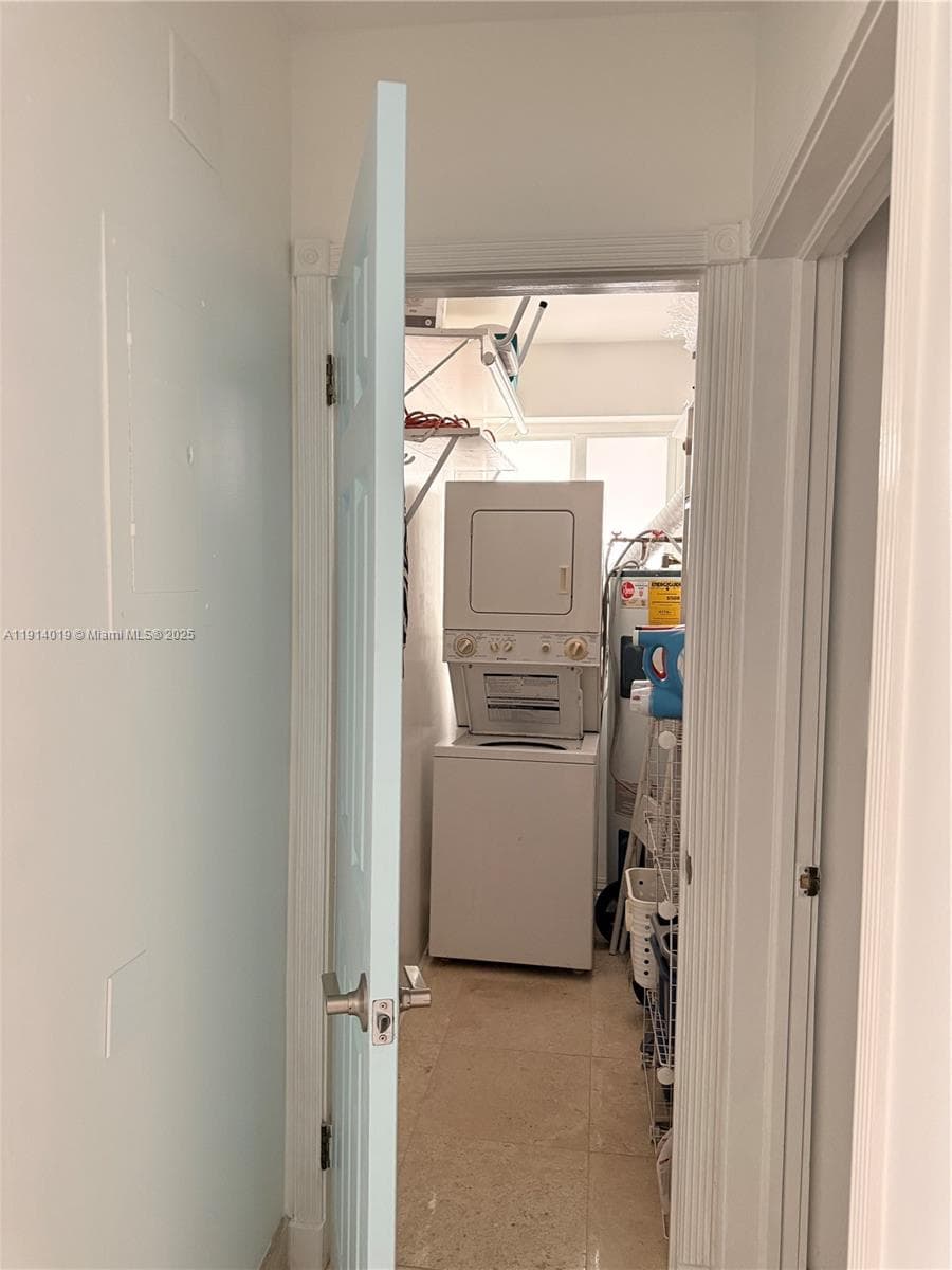 180 Isle Of Venice Dr 100 photo 15