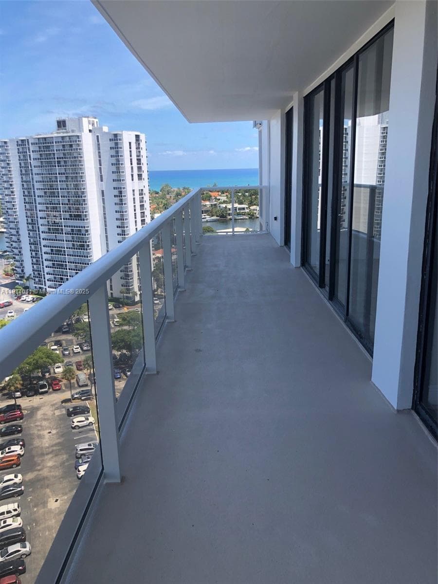 3701 Country Club Dr 1901 photo 2