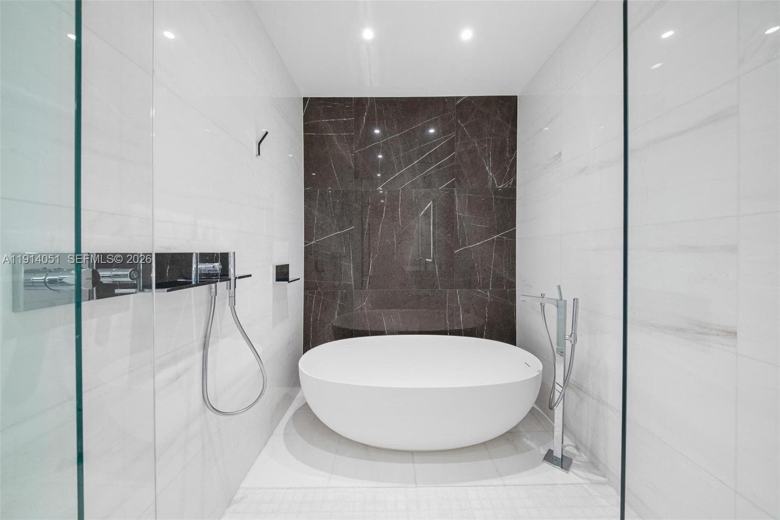 300 Biscayne Boulevard Way 3506W photo 23