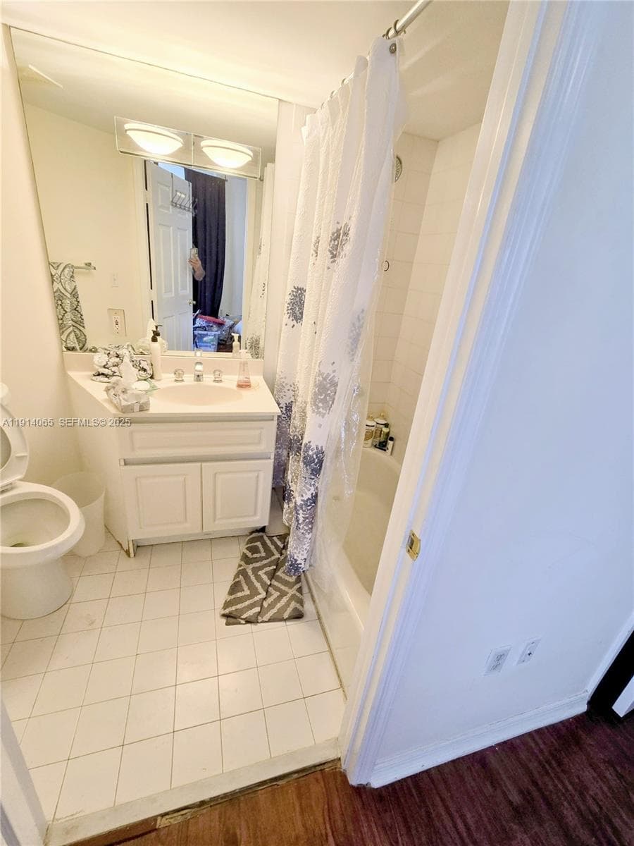 6301 Collins Ave 901 photo 23