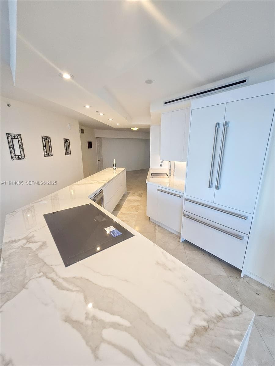 6301 Collins Ave 901 photo 10
