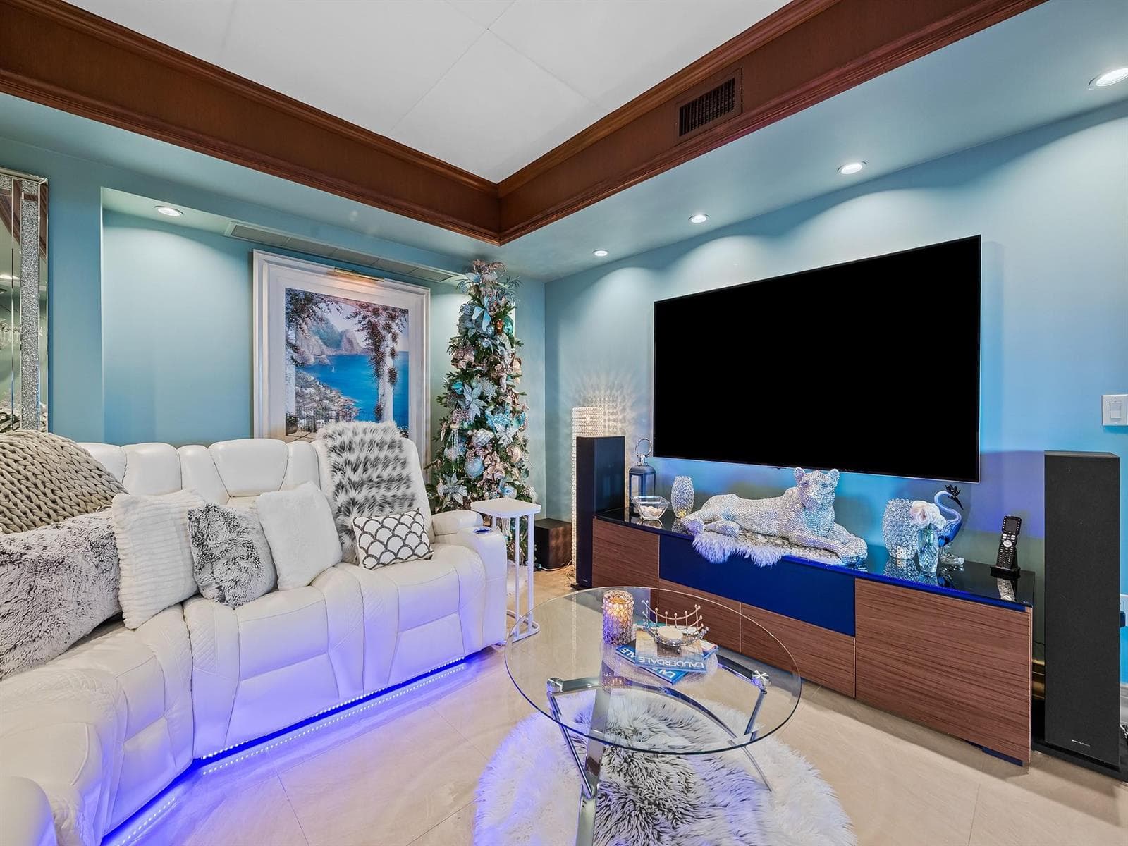 3055 Harbor Drive 1402 photo 12
