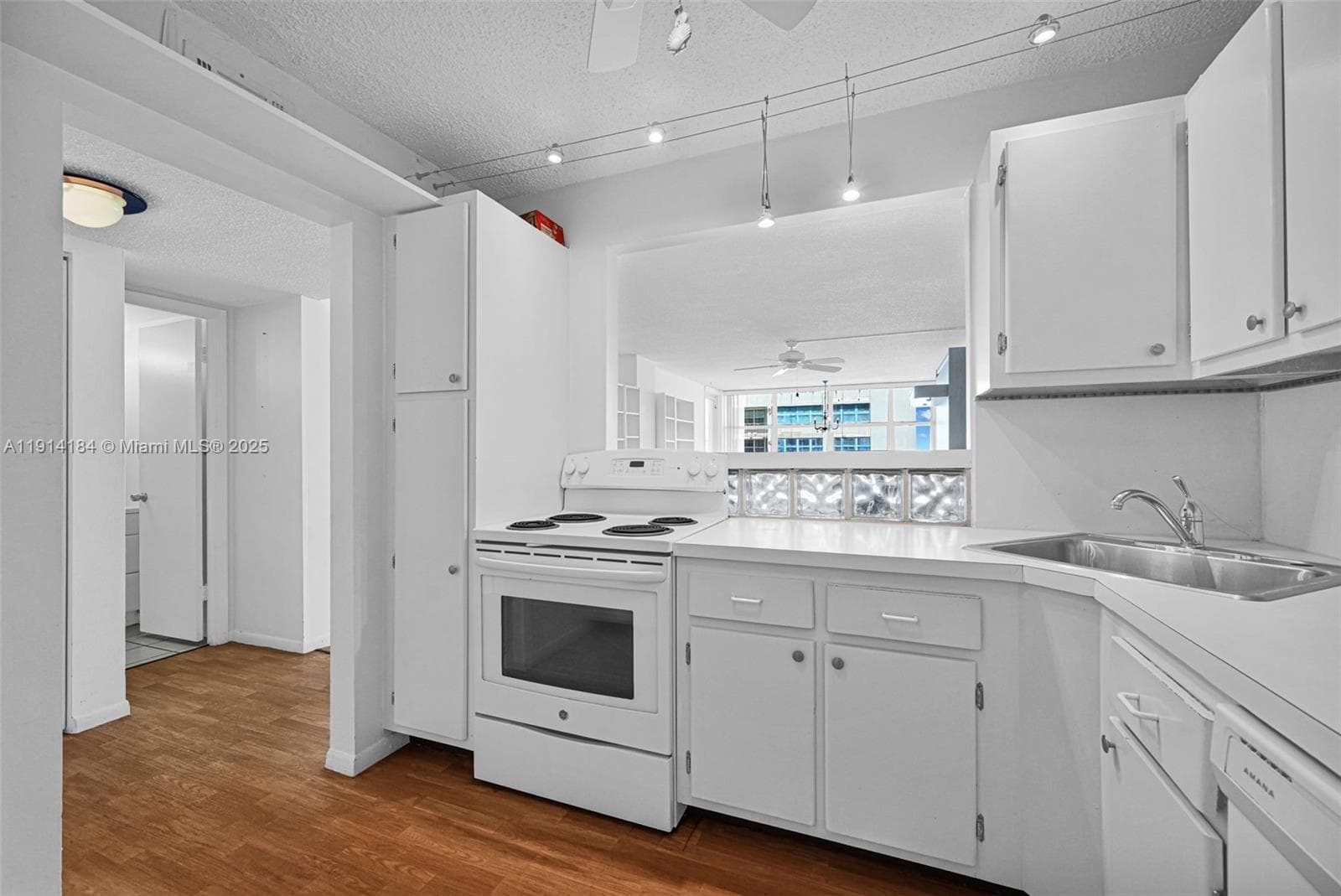 1410 S Ocean Dr 1603 photo 14