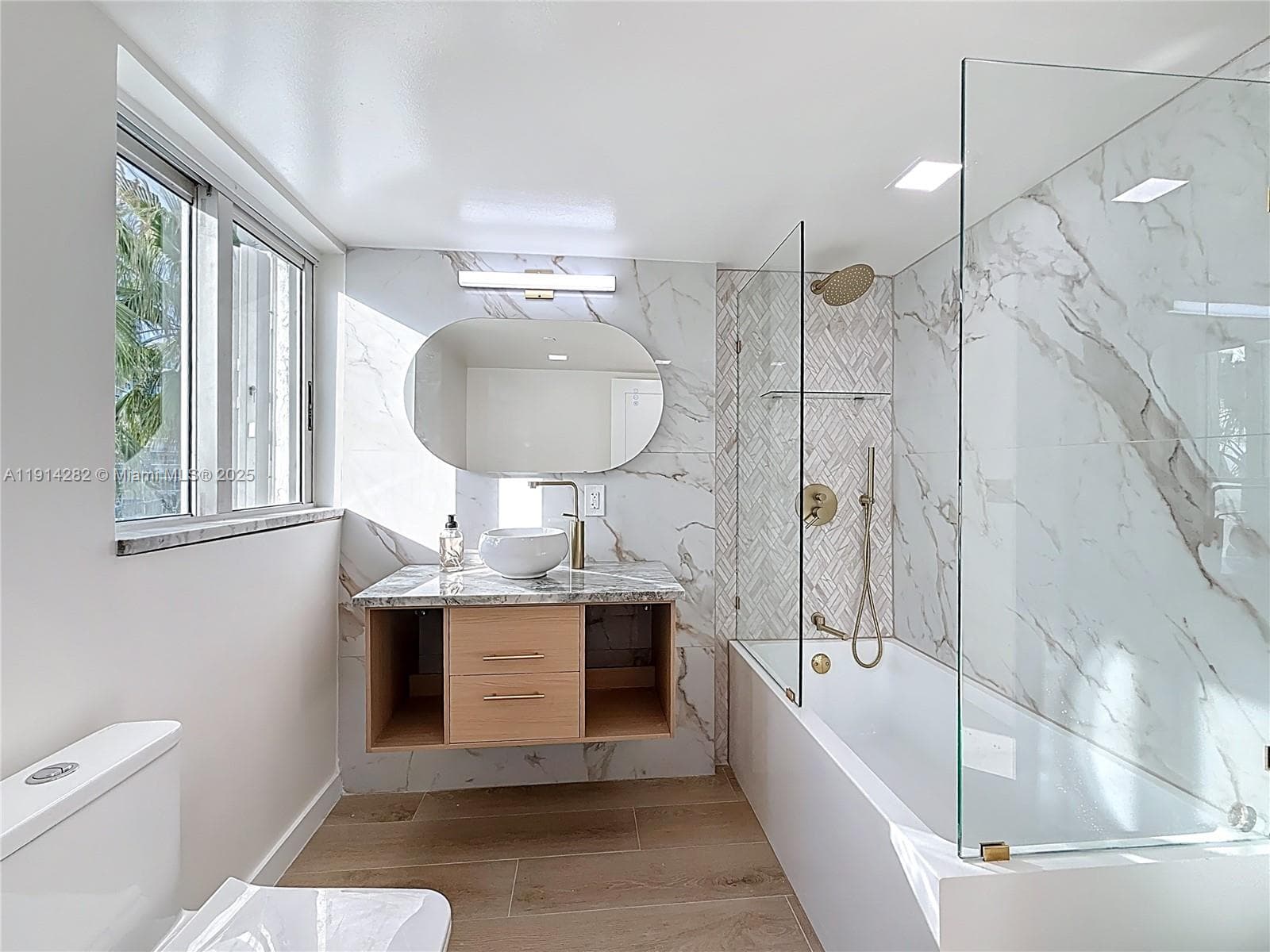 5900 Collins Ave 508 photo 23