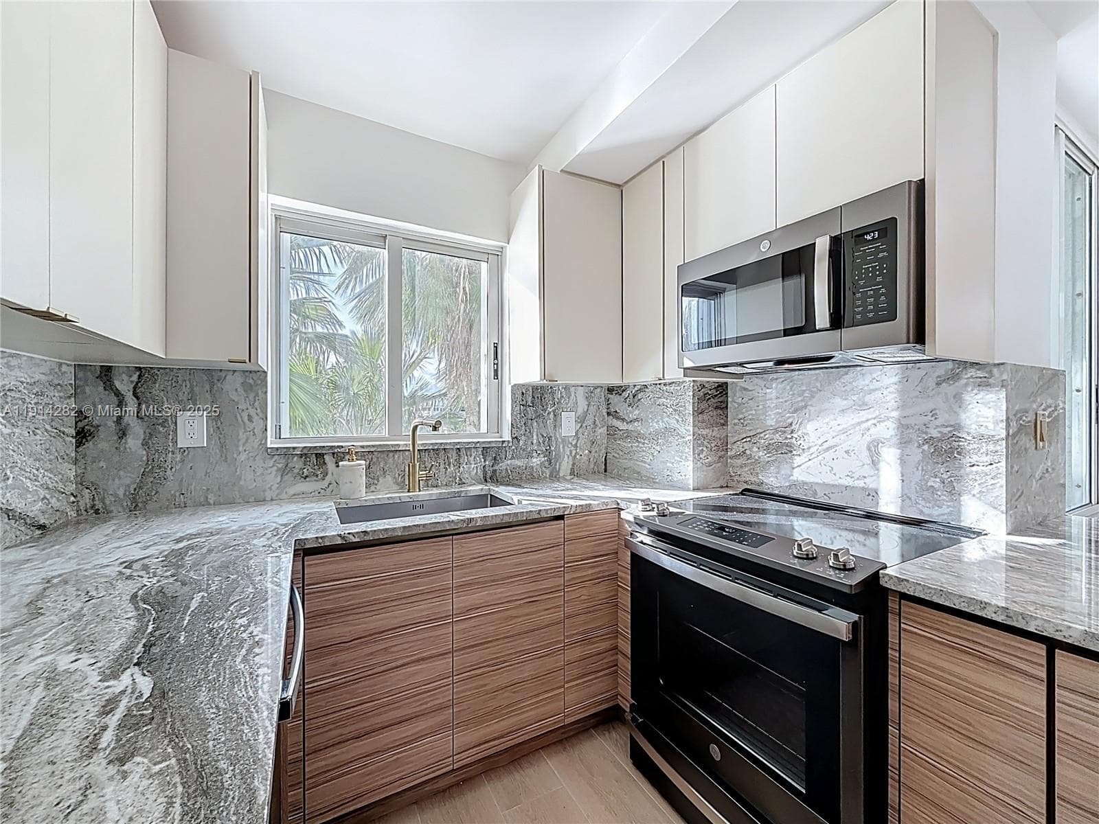 5900 Collins Ave 508 photo 12