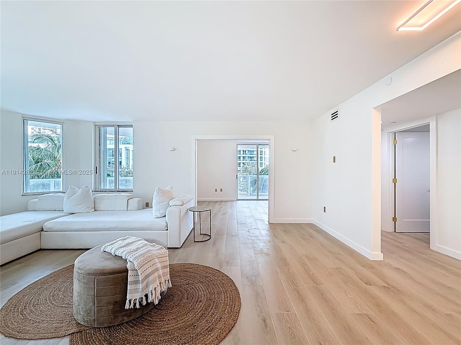 5900 Collins Ave 508 photo 7