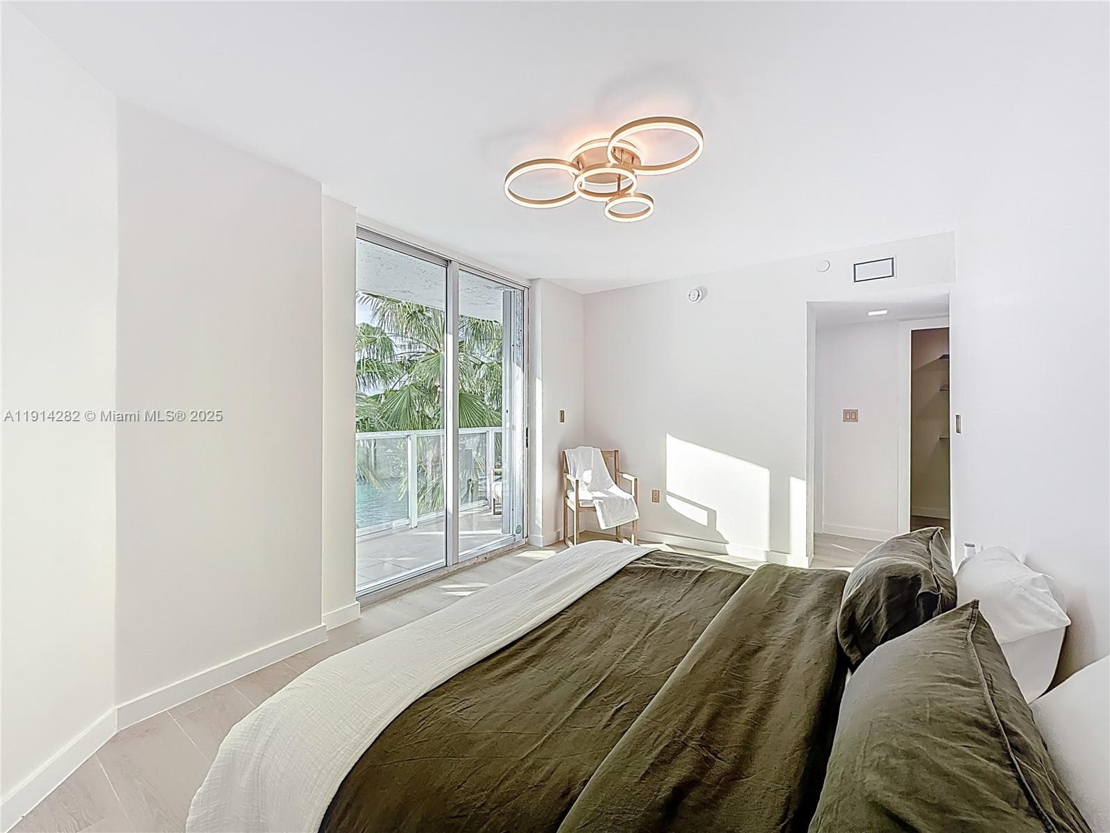 5900 Collins Ave 508 photo 19