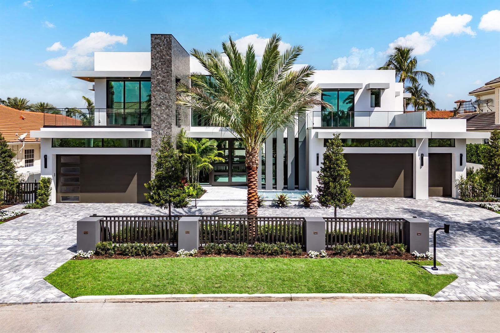 169 W Coconut Palm Road photo 2