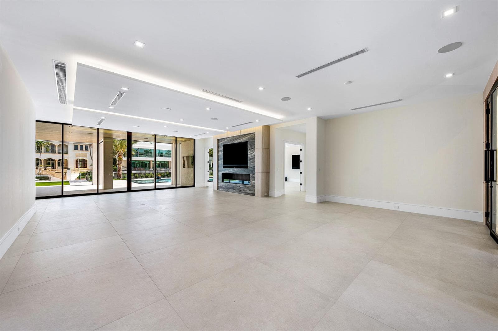 191 W Coconut Palm Road photo 9