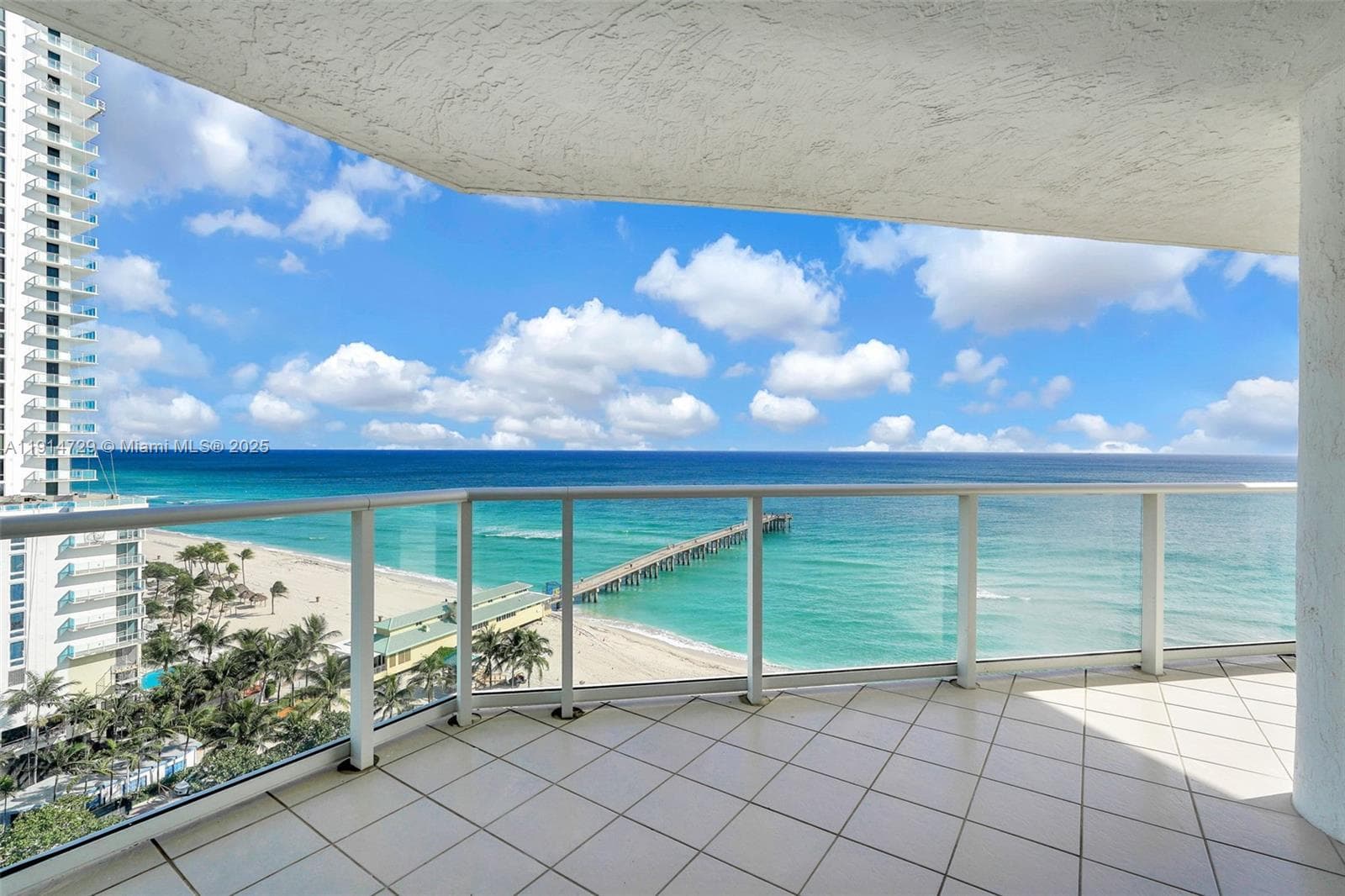 16485 Collins Ave 1236 photo 4