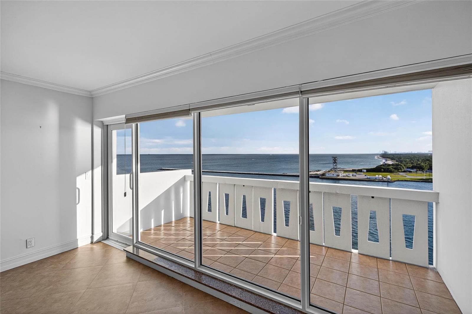 2100 S Ocean Drive 11-L photo 6