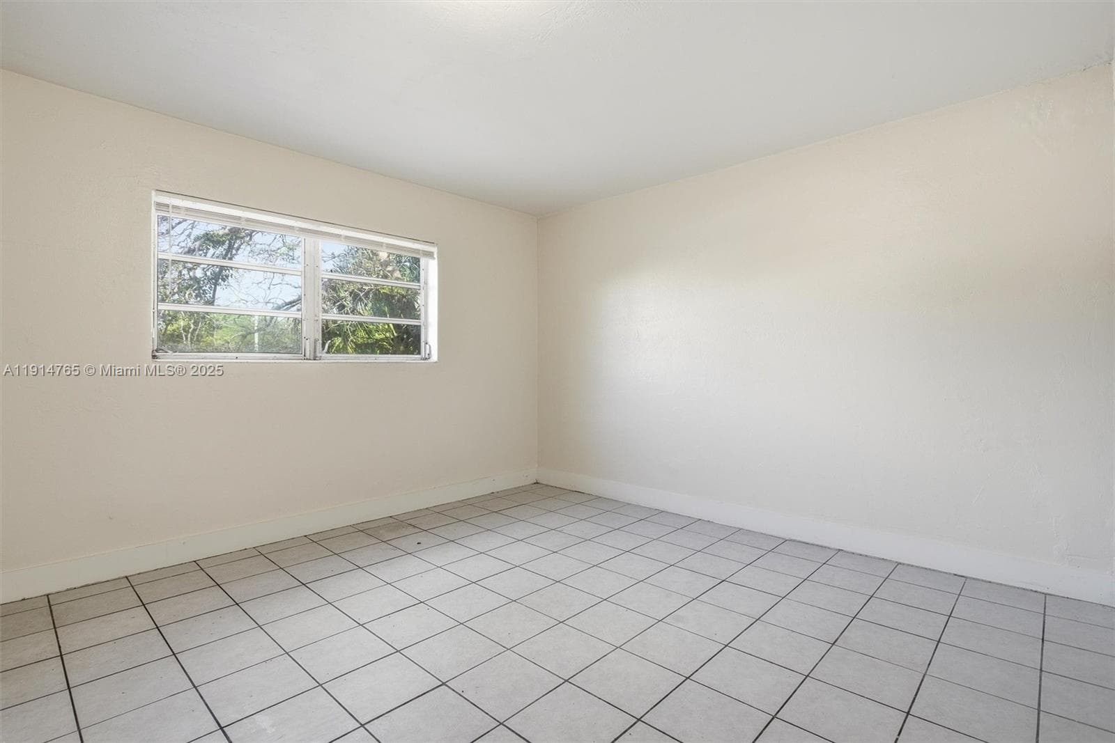 2405 NW 135th St 228 photo 22