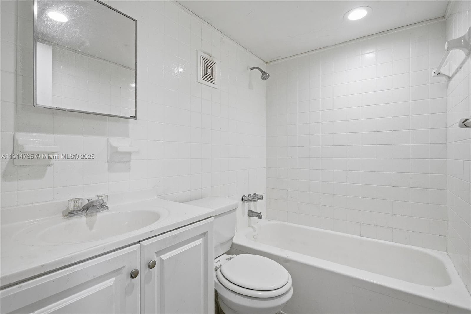 2405 NW 135th St 228 photo 7