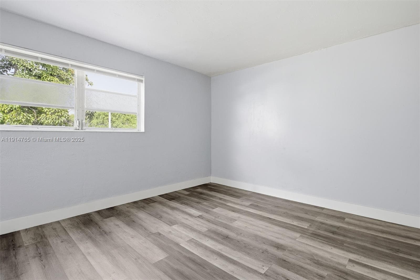2405 NW 135th St 228 photo 10