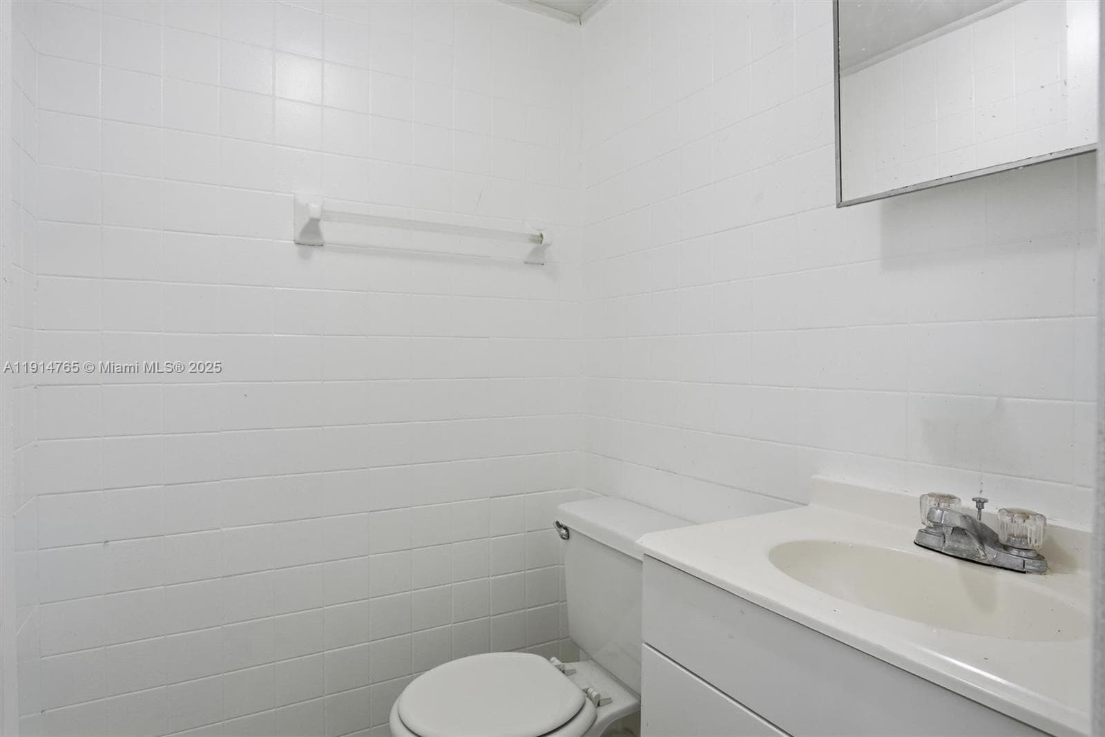 2405 NW 135th St 228 photo 11