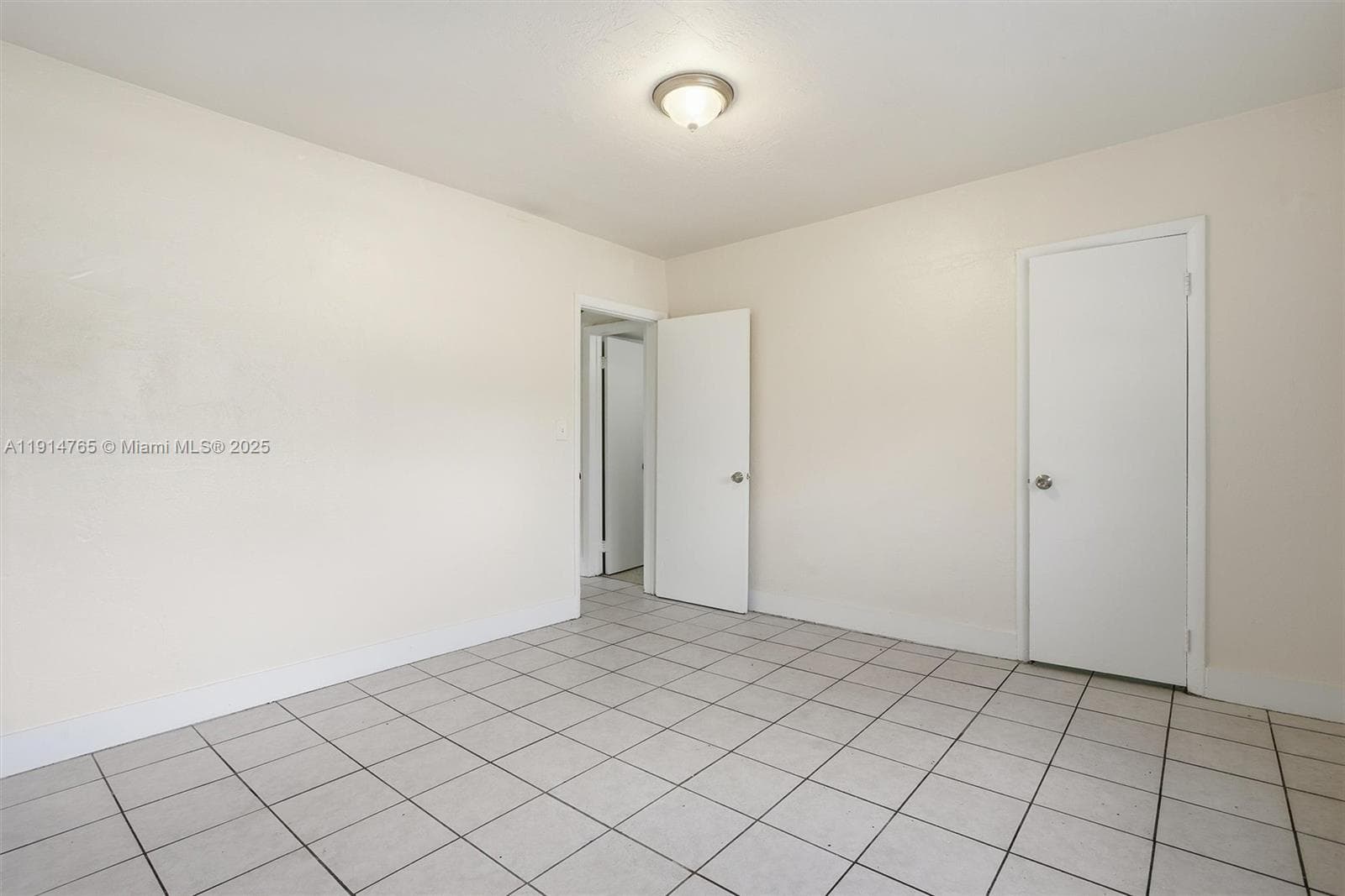 2405 NW 135th St 228 photo 21