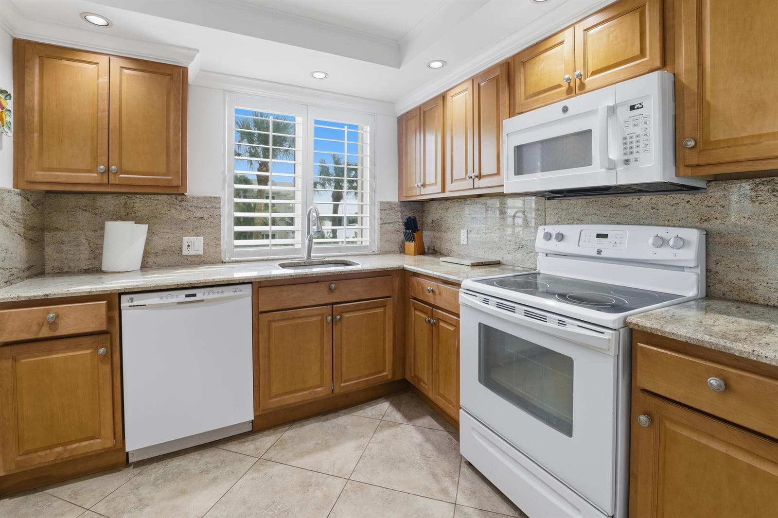 375 Beach Road 201 photo 5
