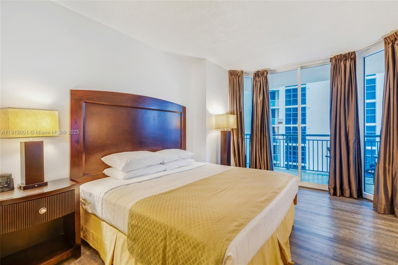 17375 Collins Ave 1005 photo 10
