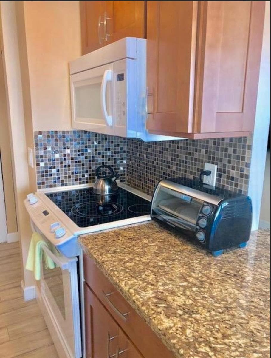 2121 N Ocean Boulevard 1208e photo 12