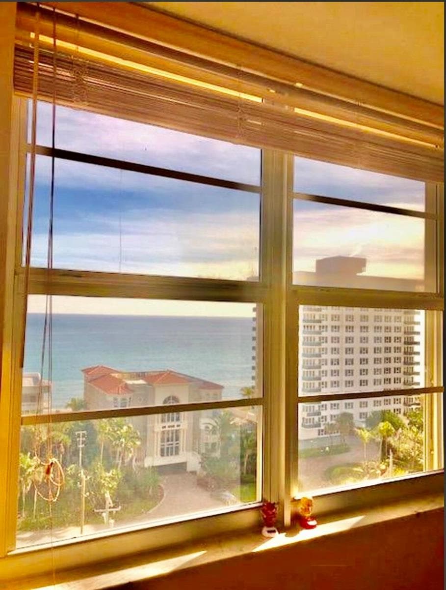 2121 N Ocean Boulevard 1208e photo 9
