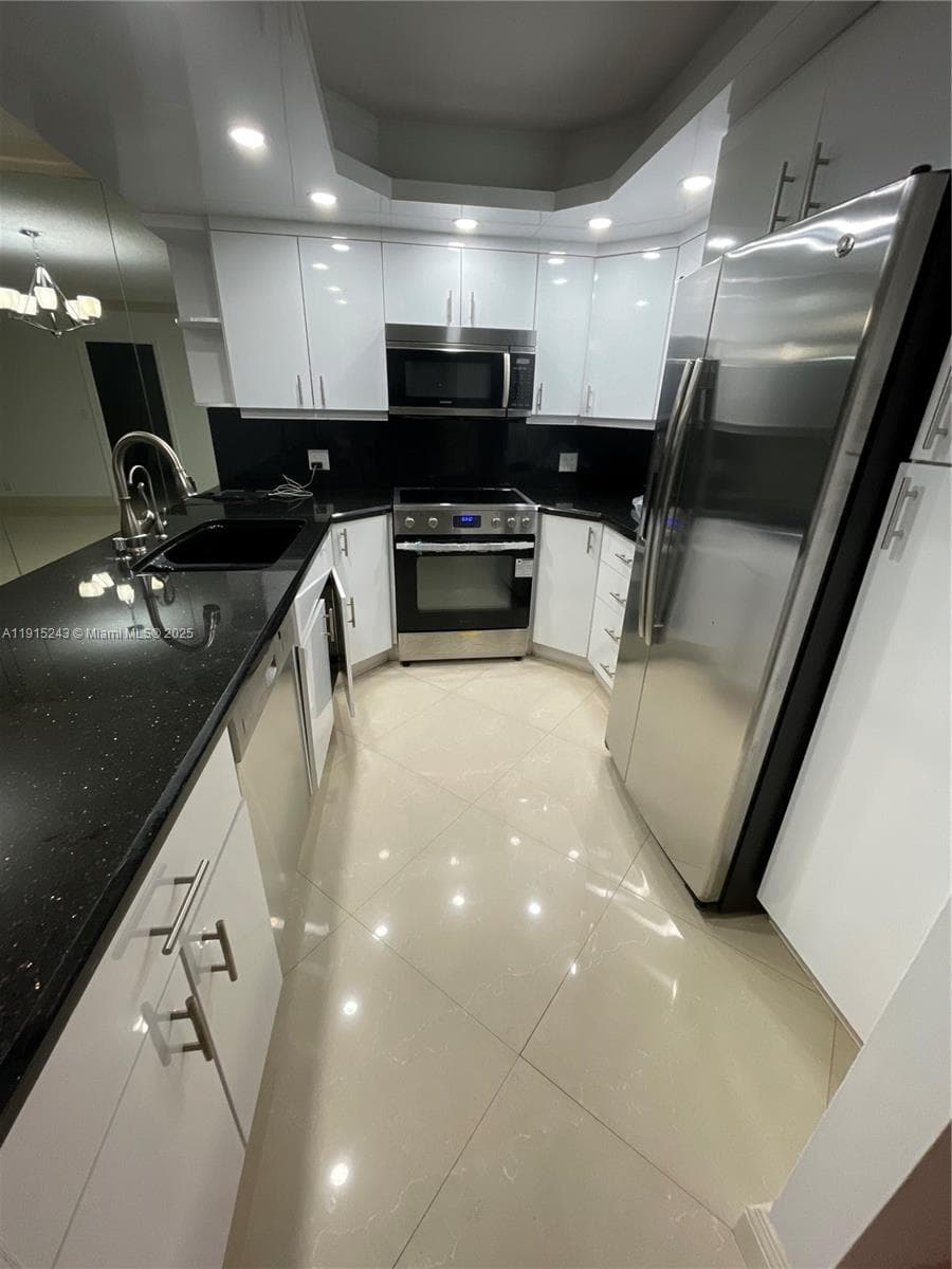 3800 S Ocean Dr 1823 photo 4