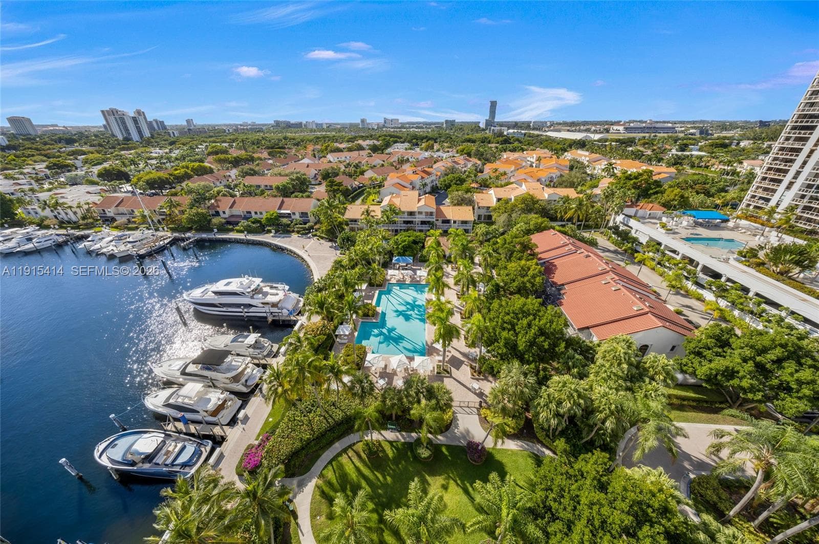 3610 Yacht Club Dr 1409 photo 3