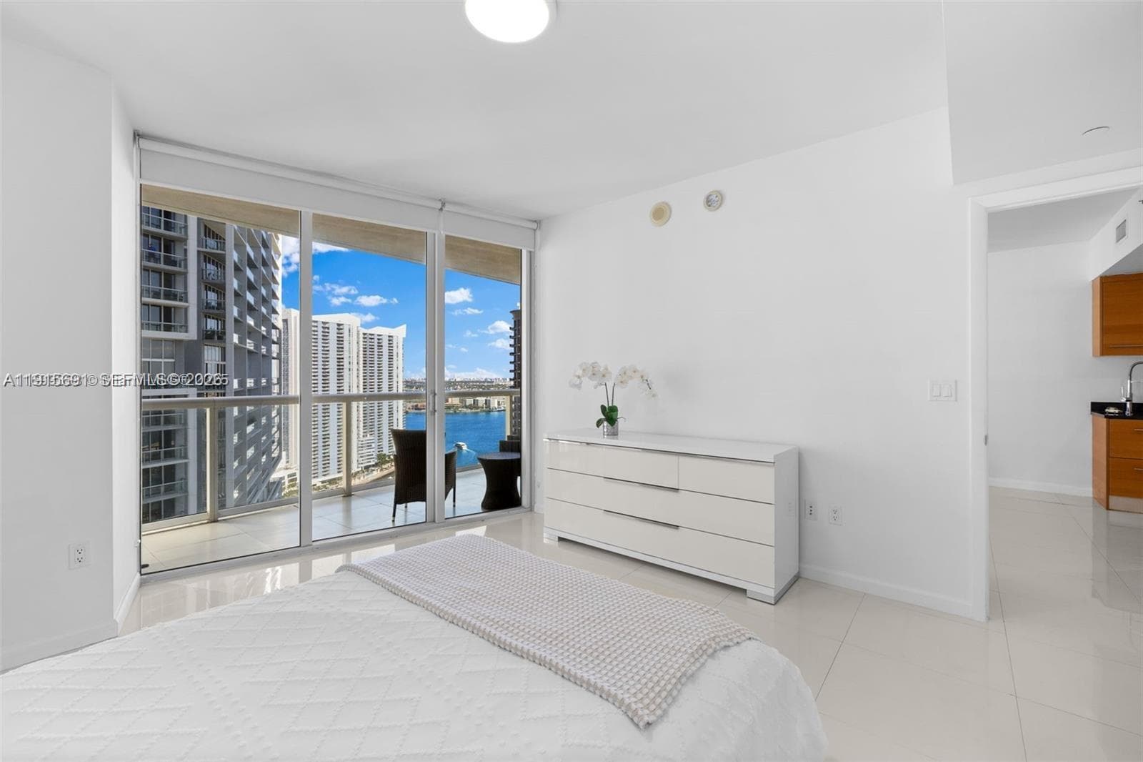 495 Brickell Ave 2206 photo 13