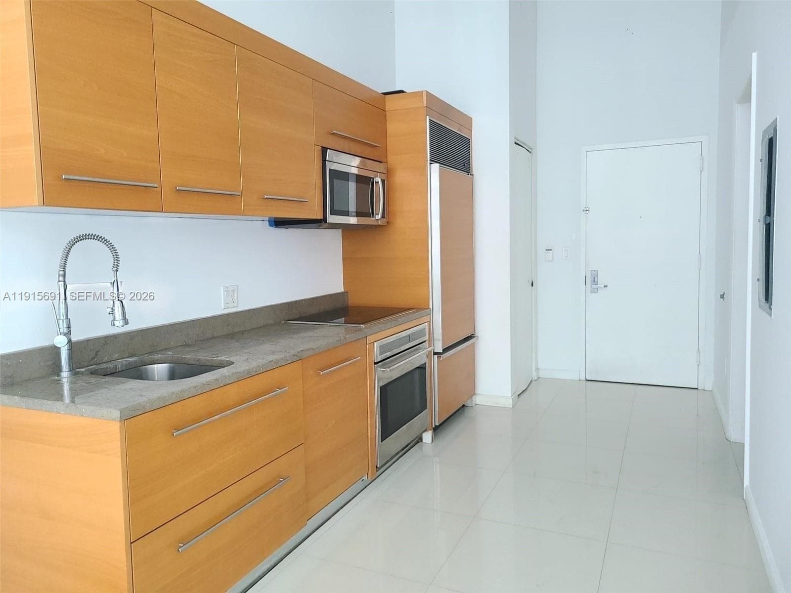 495 Brickell Ave 2206 photo 22