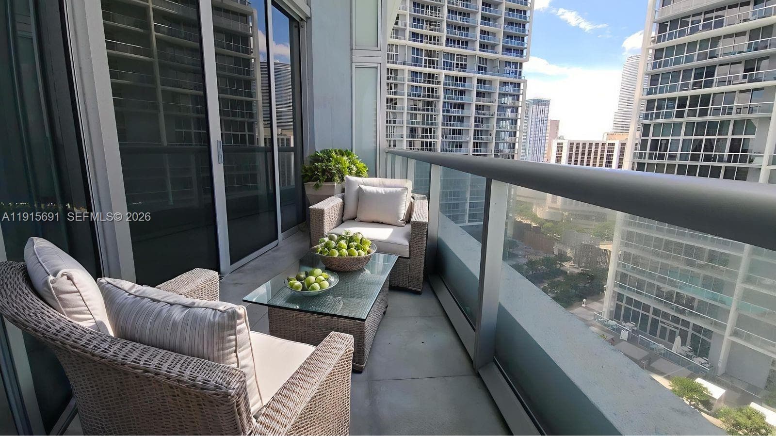 495 Brickell Ave 2206 photo 18