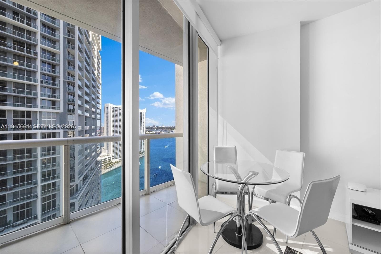 495 Brickell Ave 2206 photo 8