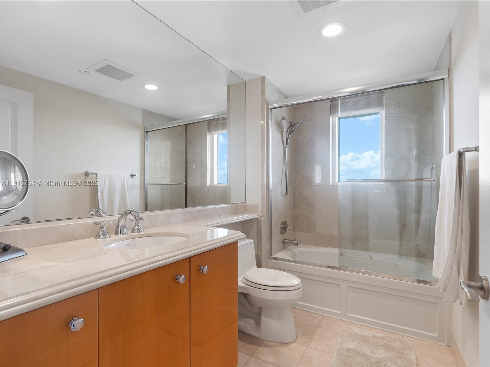 17875 Collins Ave 3305 photo 19